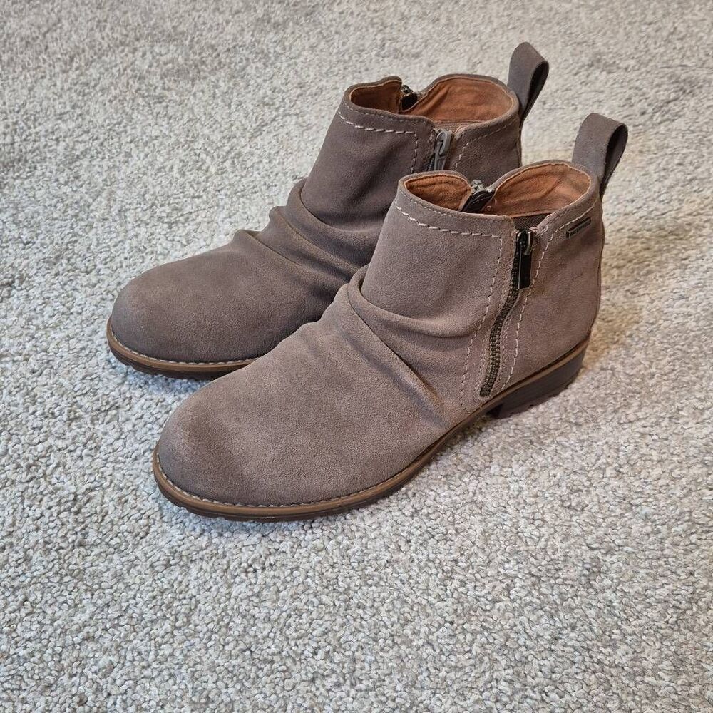 Clarks Nissini Top Waterproof Dark Taupe Suede Size 9